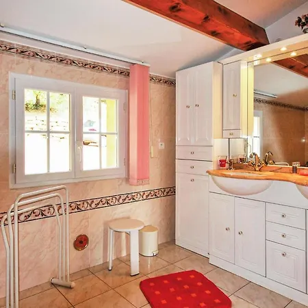 Tatil Evi In Ste-anastasie-s-issole *
